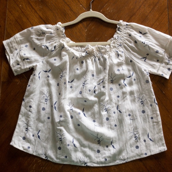 Pretty Off the Shoulder Blouse - Picture 2 of 4